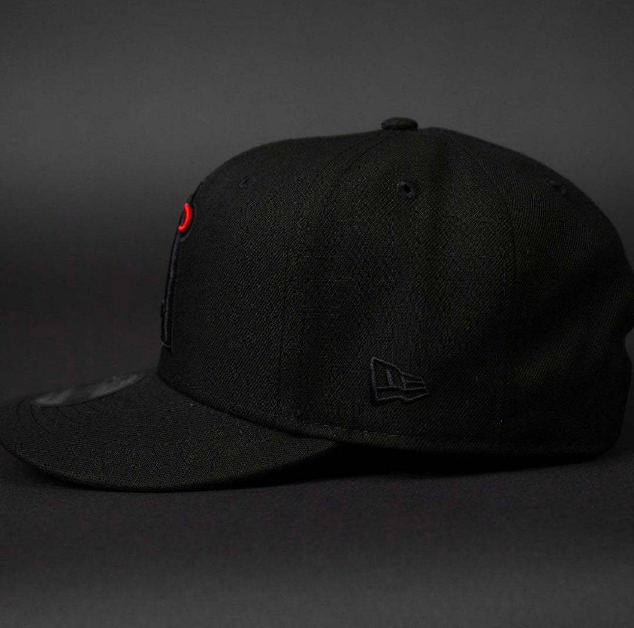 NEW ERA 9FIFTY SNAPBACK LOS ANGELES ANGELS BLACK & RED